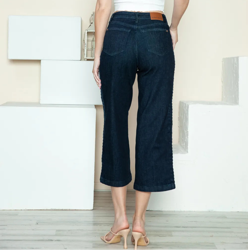 0620fd07-f424-4cd5-84a2-de85b9221008-Max