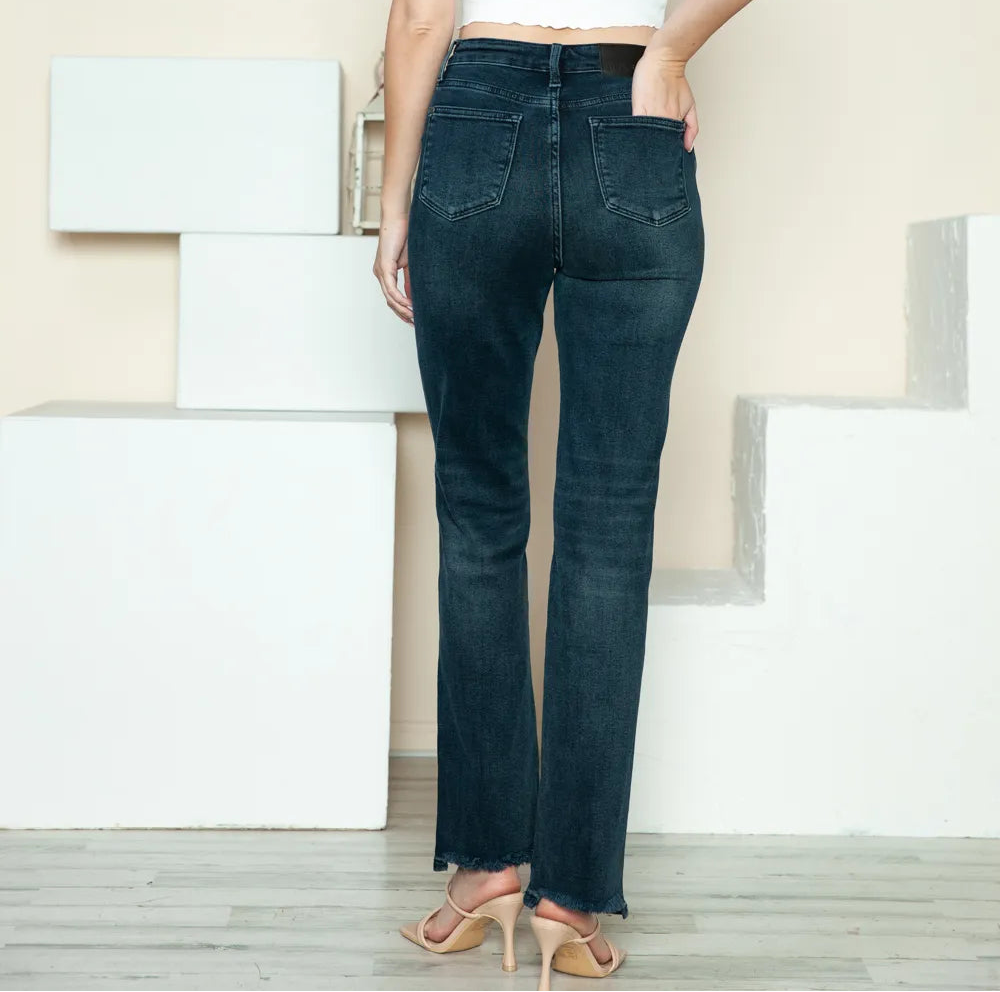 6adc9977-b99a-43f5-aded-59505ea75835-Max