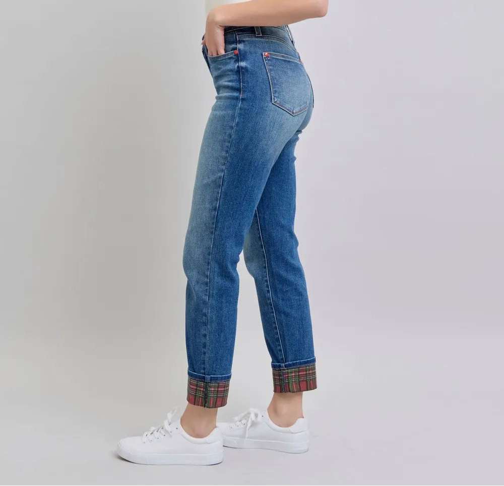 7821d750-41f8-4944-8031-7b801ec5919c-Max