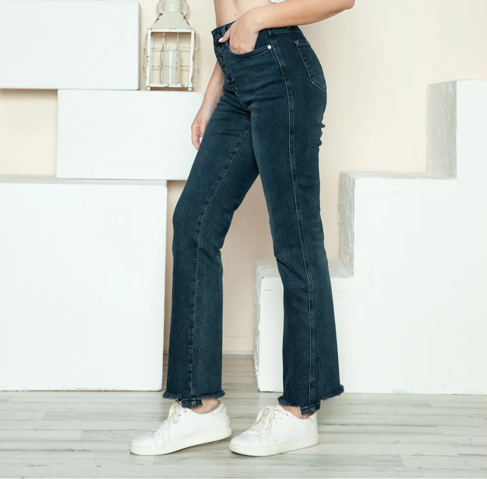 7e4df65b-2567-4193-91eb-3d049a741a82-Max