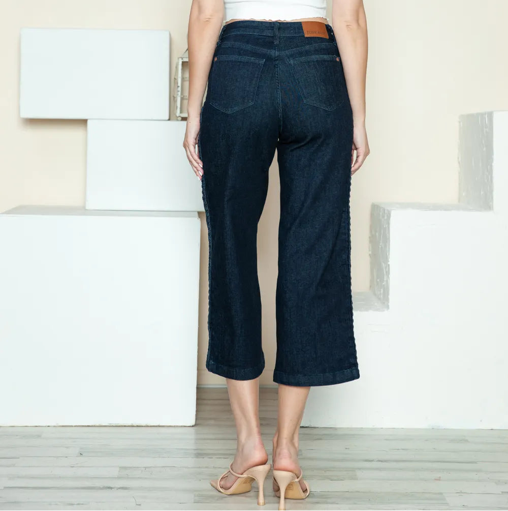 9b910851-099c-4259-b311-1348088049d0-Max