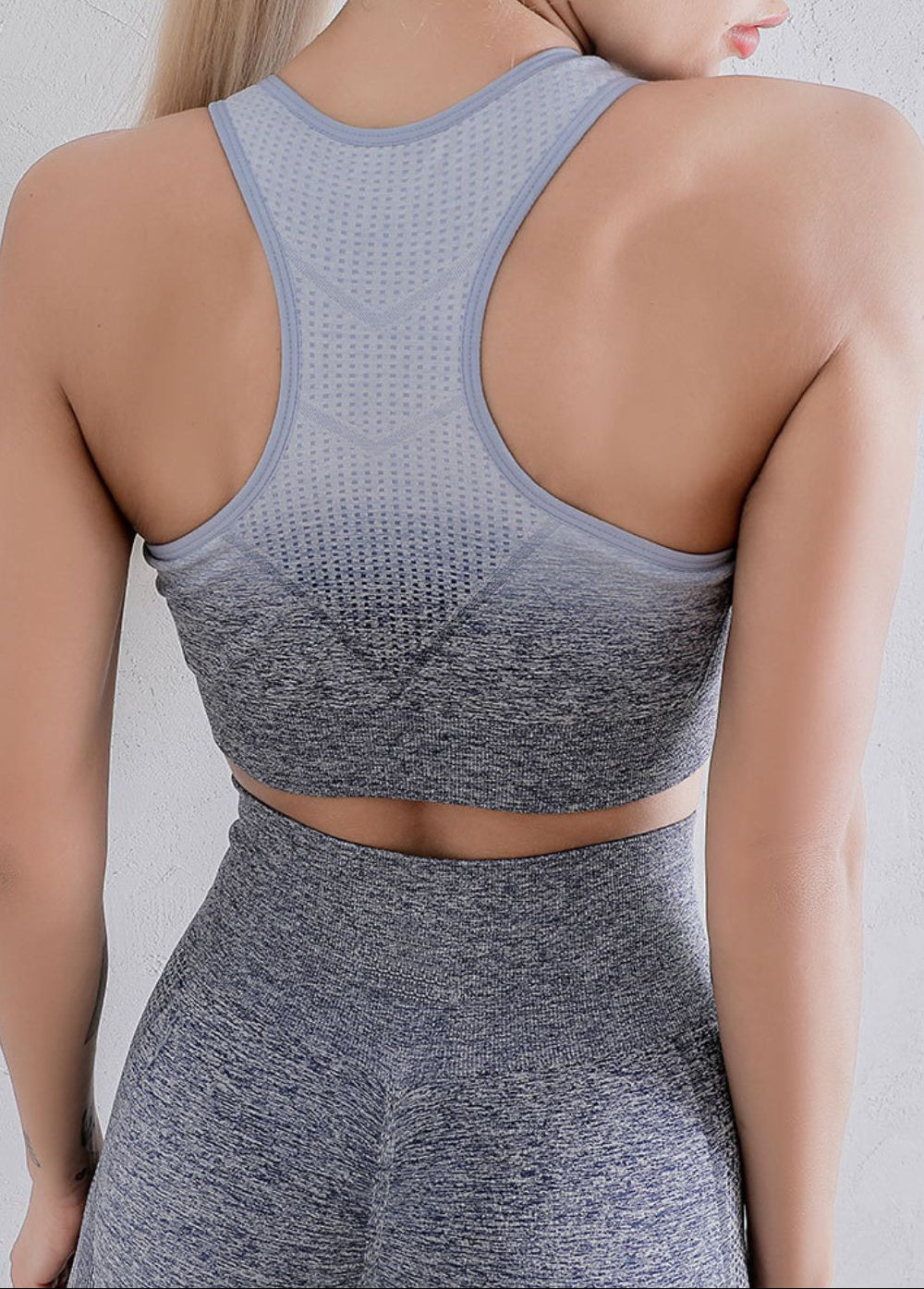 b372061c2de34a7d9407a97f702a01bf-Max