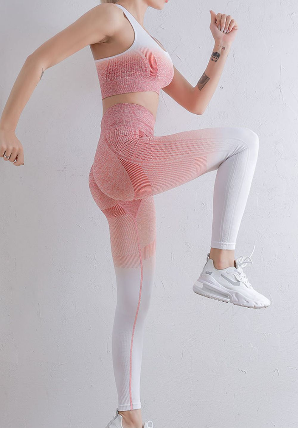 ee55b5d8eb624bb7b2e8d517f3ba19bf-Max